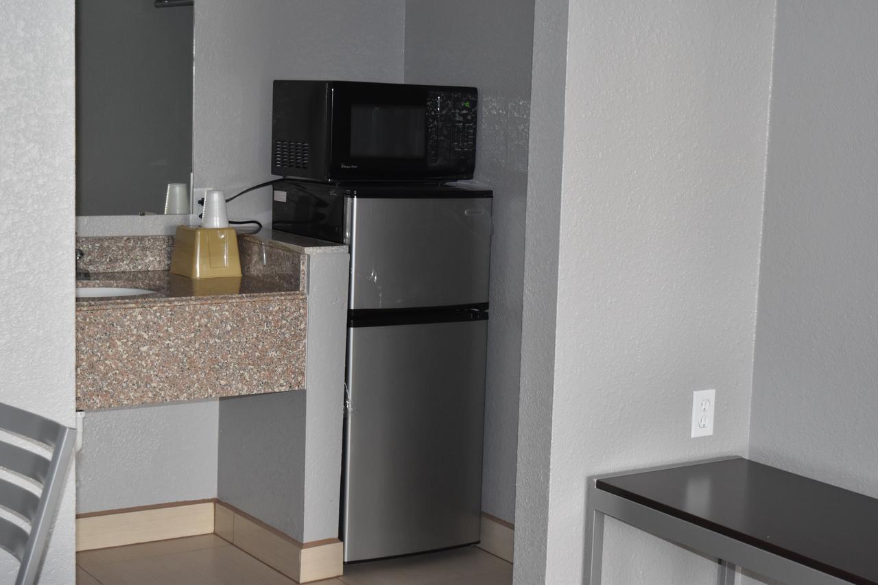 Woodfield Inn And Suites Yoakum Extérieur photo